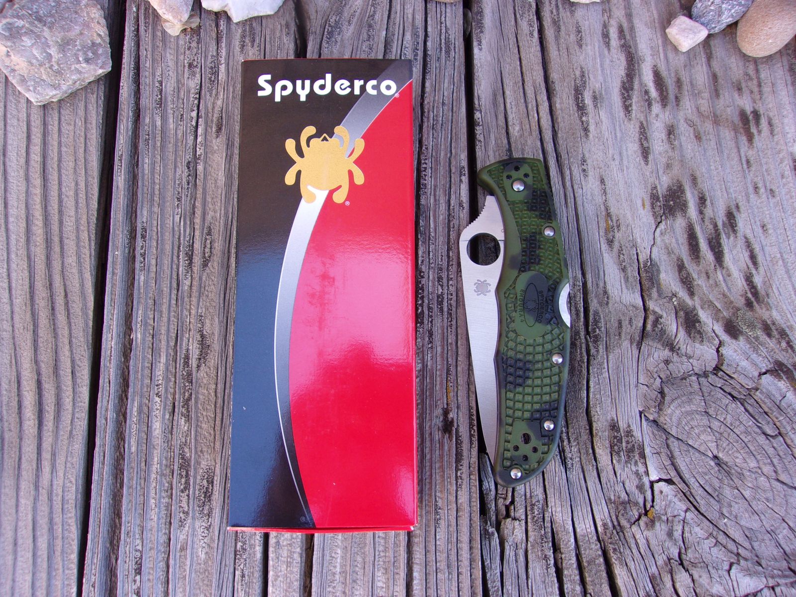 Spyderco Endura 4 - Zome Green VG-10