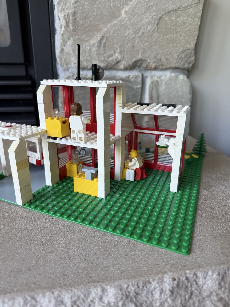 Main image 4