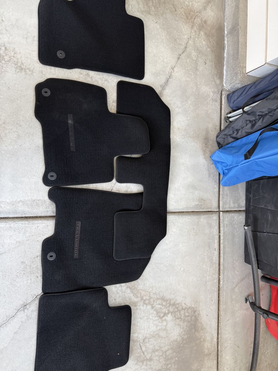  Kia Telluride Floor Mats