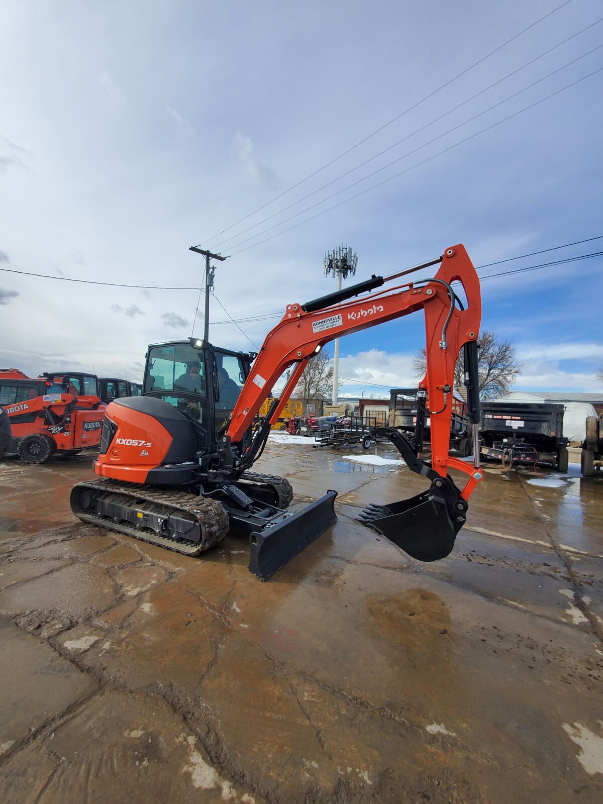Kubota KX57 Mini Excavator Rental – 5 Ton Compact Excavator - Cat 305 - thumb and blade
