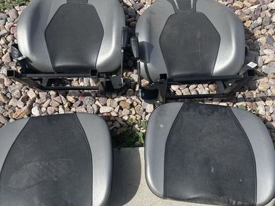 2023 Kawasaki Teryx seats