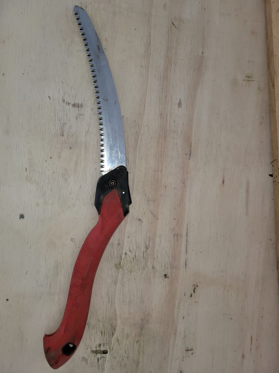 Corona RazorTOOTH pruning saw