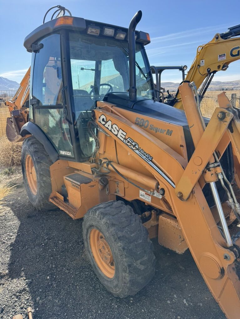 Case 580 Super M Series 2 Backhoe – Tough, Reliable Workhorse