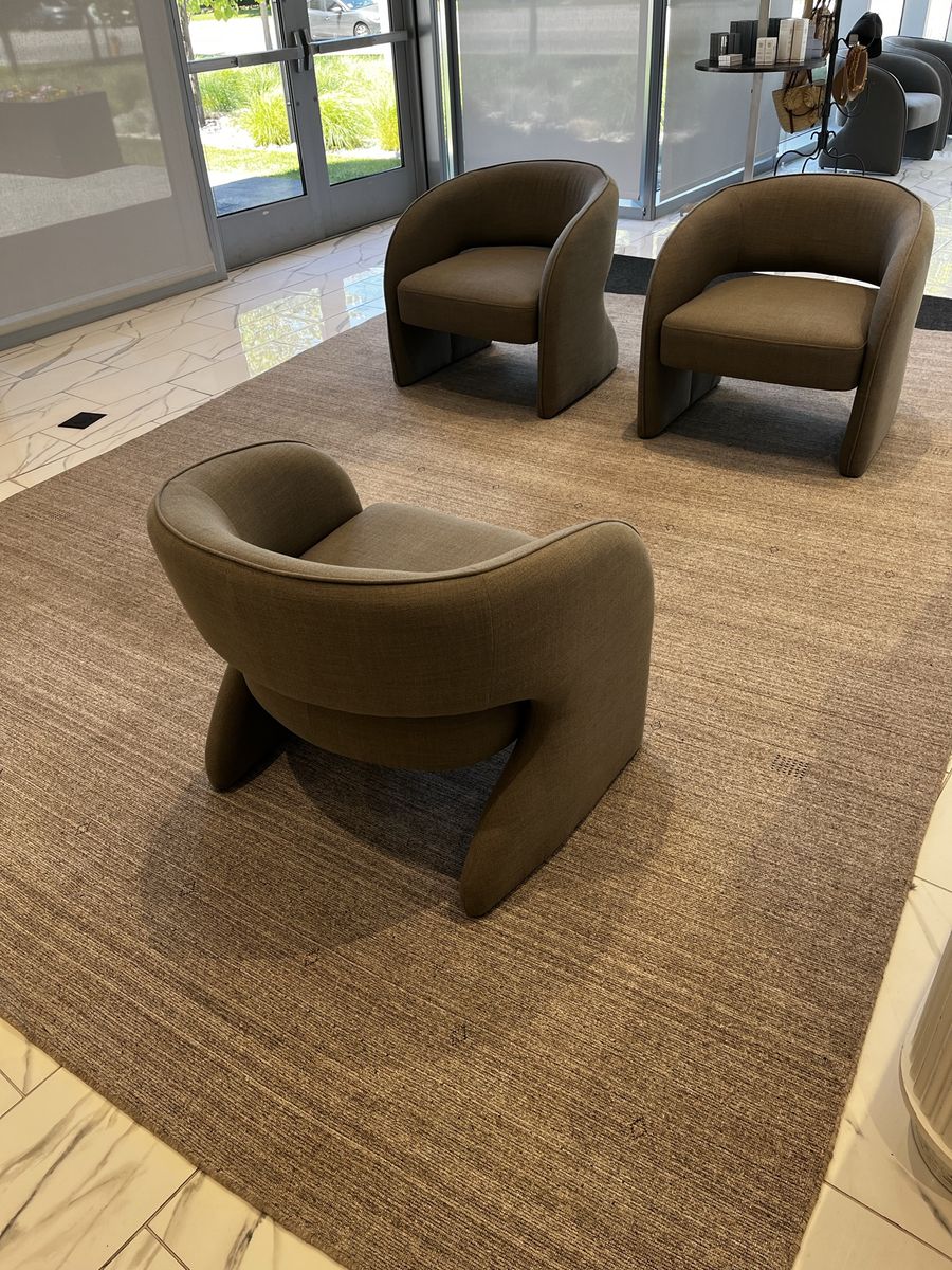 Large Area Wool Rug  9’ 6” x 13’ 6”