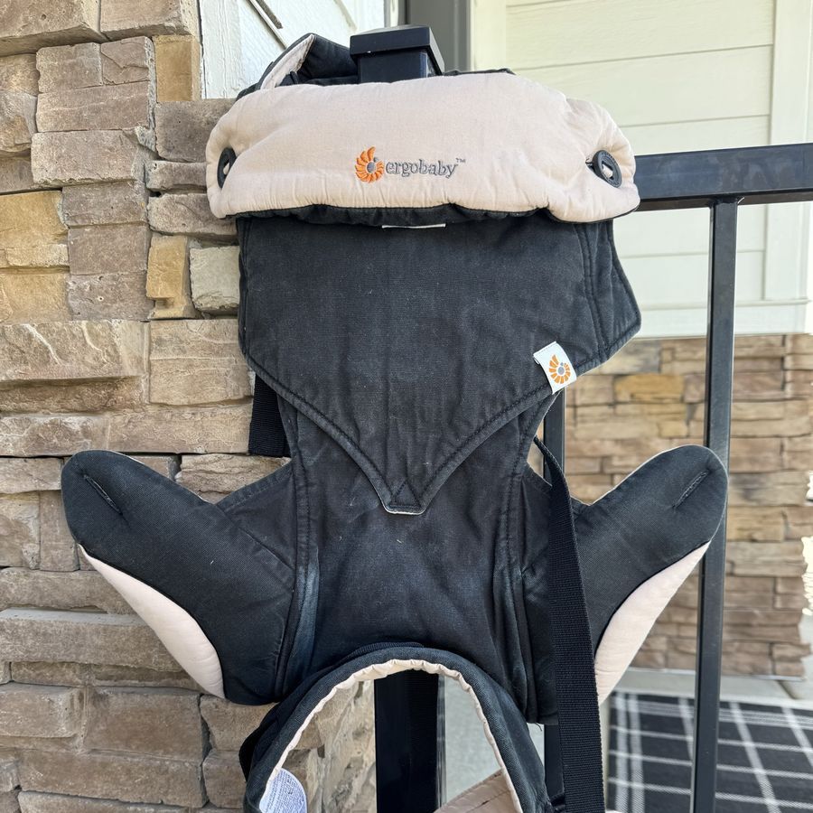 Ergo baby carrier