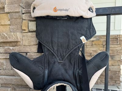 Ergo baby carrier
