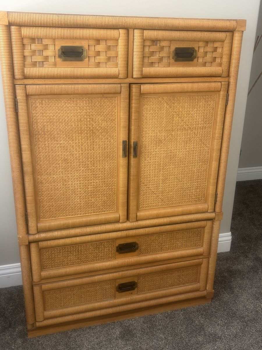 4-Piece Vintage Wicker & Rattan Bedroom Set - Armoire, 2 Nightstands & Queen Headboard