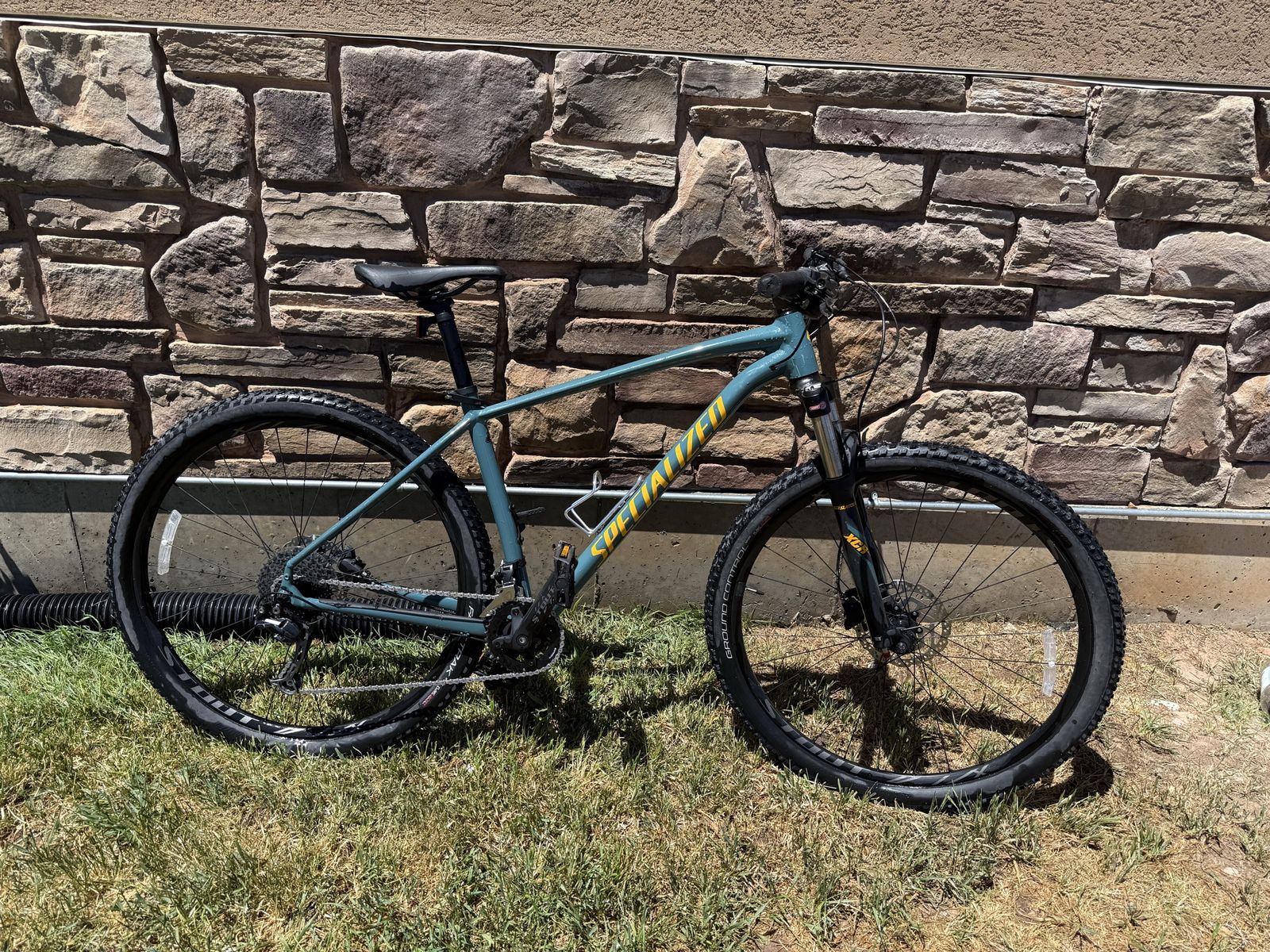 Specialized Rockhopper 29 Large - Air Fork - Hydraulic Discs - $550