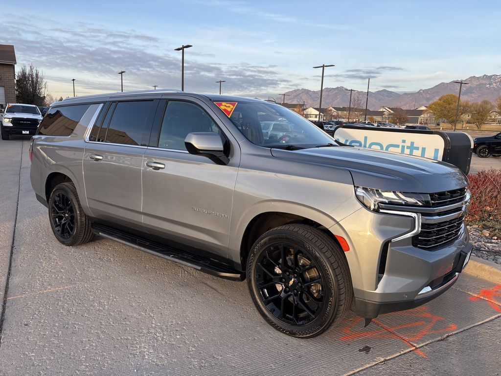 2023 Chevrolet Suburban LT