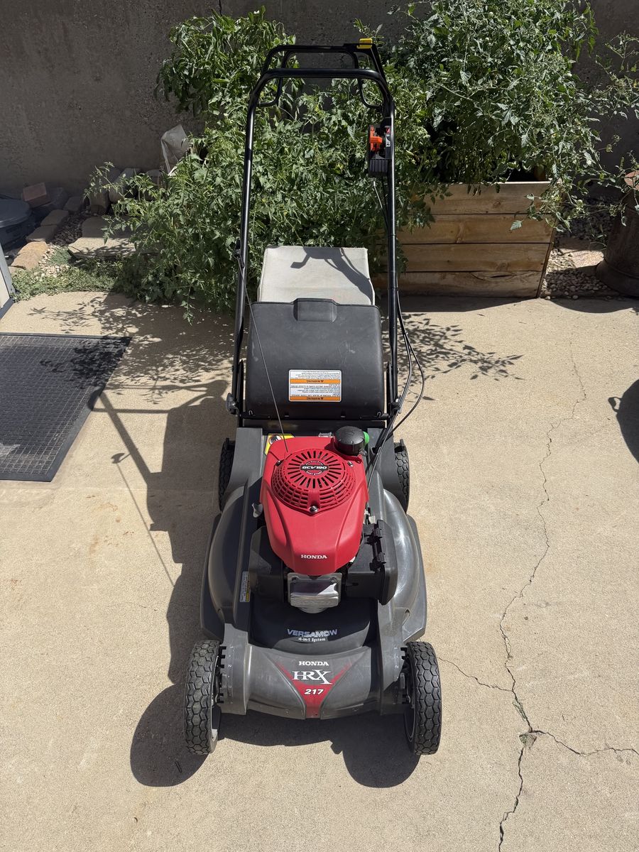 Honda HRX 217 Versamow 4-in-1 Gas Lawn Mower with GCV190 Engine