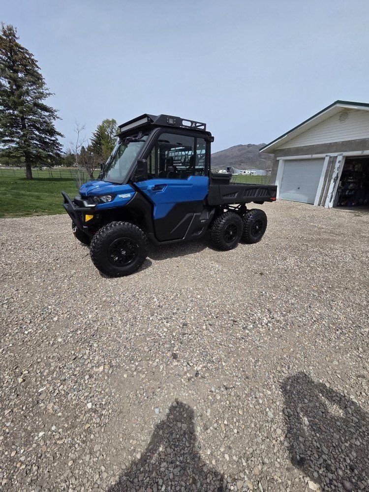 2022 Canam Defender Limited 6x6
