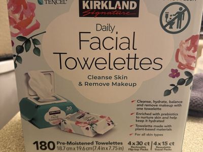 Kirkland Signature Daily Facial Towelettes, 180 Count, Pre-Moistened Makeup Remover Wipes