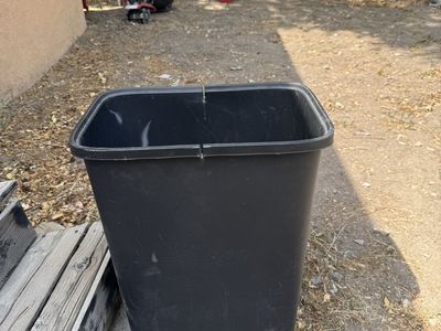 Black Plastic Trash Can / Storage Bin 7 gallons