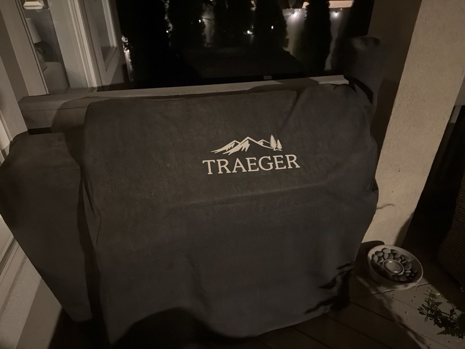 Traeger Pro Series 34 Wood Pellet Grill with Cover and Drip Bucket