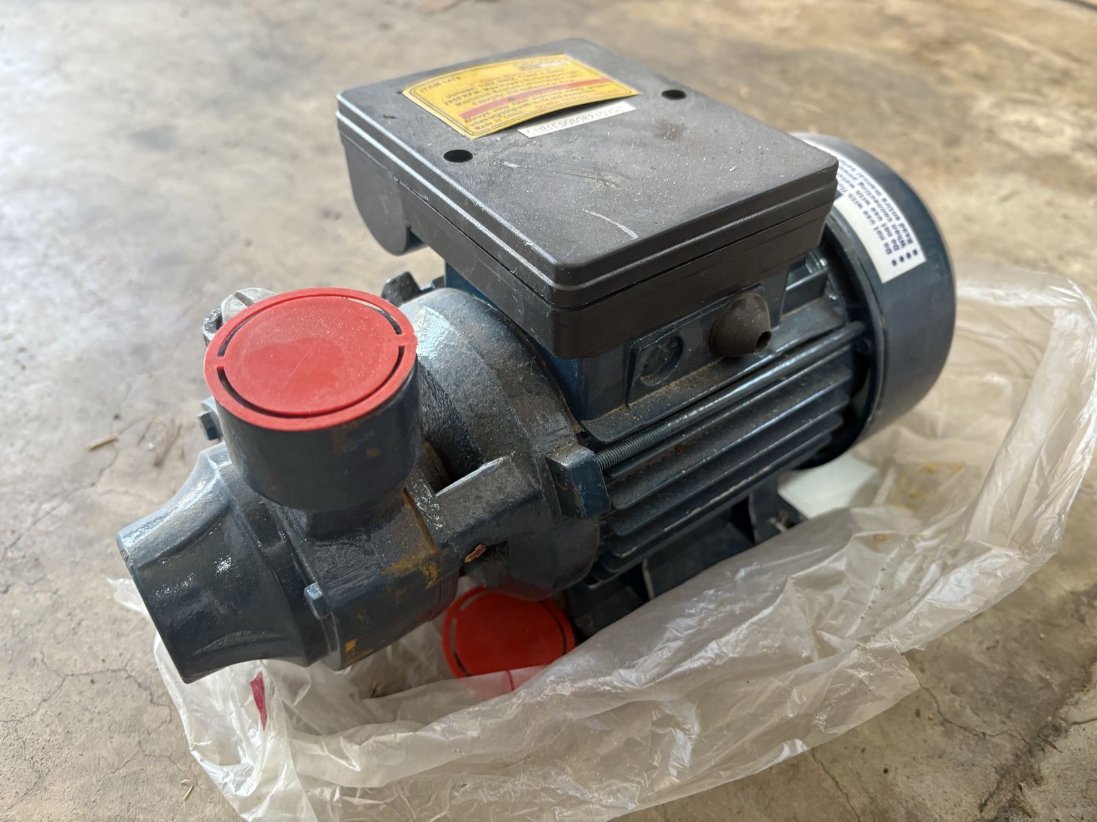 Chicago Electric Power Tools 1" Clear Water Pump 110V 1/2HP 330 GPH Max Head 115ft