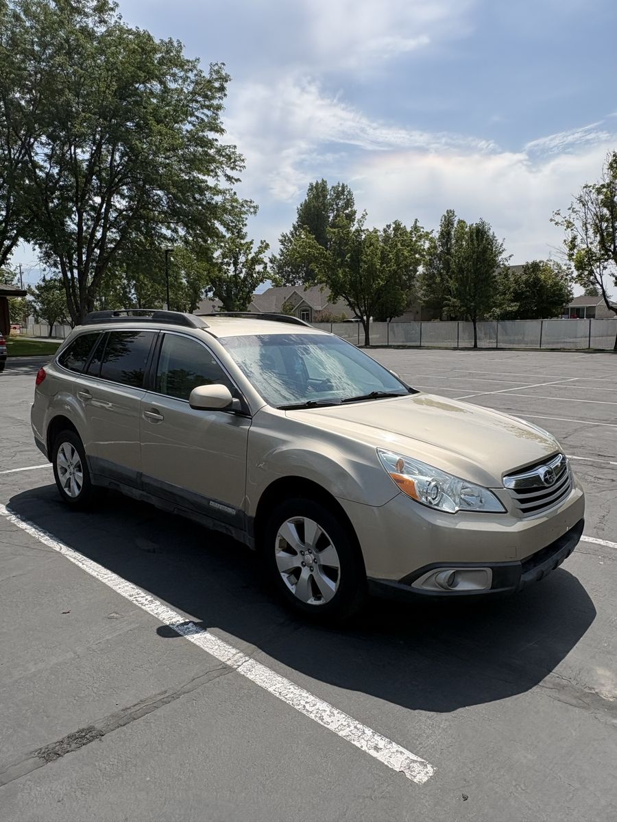 2010 Subaru Outback 2.5i Premium