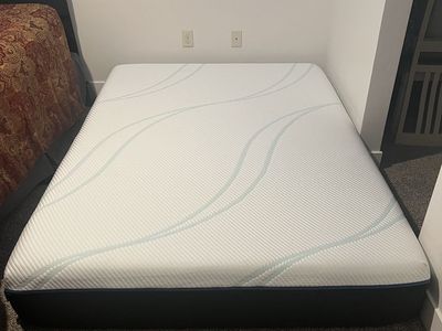 Queen Tempur-Pedic ProAdapt Cloud Technology