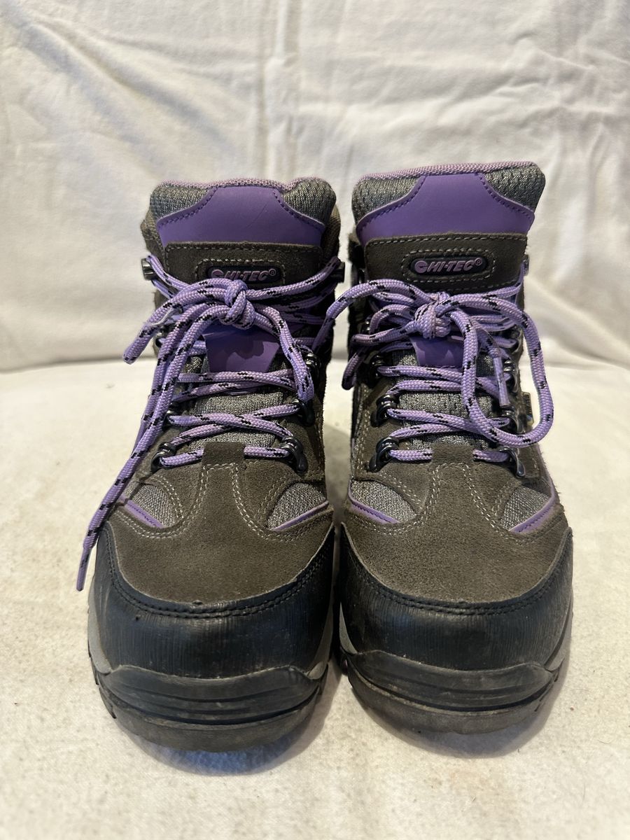Hi-Tec women’s size 6 grey/purple trim Wtrprf like new hiking boots