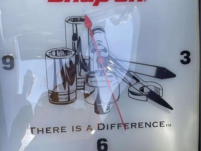 Snap-on "There Is A Difference" Wall Clock 2017 - Auto Mechanic Tools Man Cave Decor