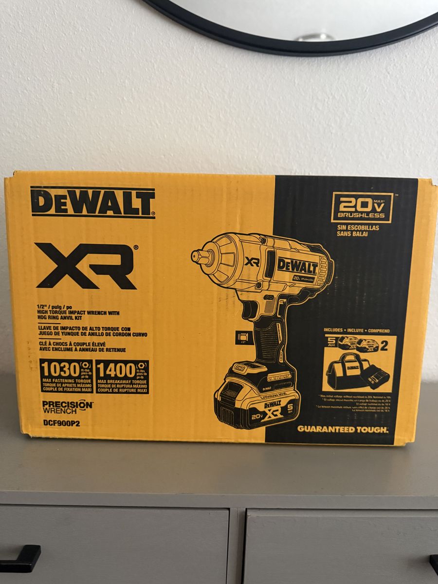 DEWALT DCF900P2 20V XR 1/2” High Torque Impact Wrench Kit NEW SEALED