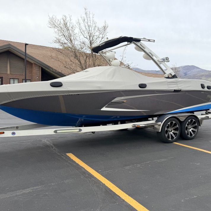 Malibu 24 MXZ - BEST FAMILY BOAT!!