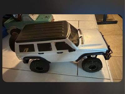 RC Crawler SUV Off-Road Truck White and Black Used