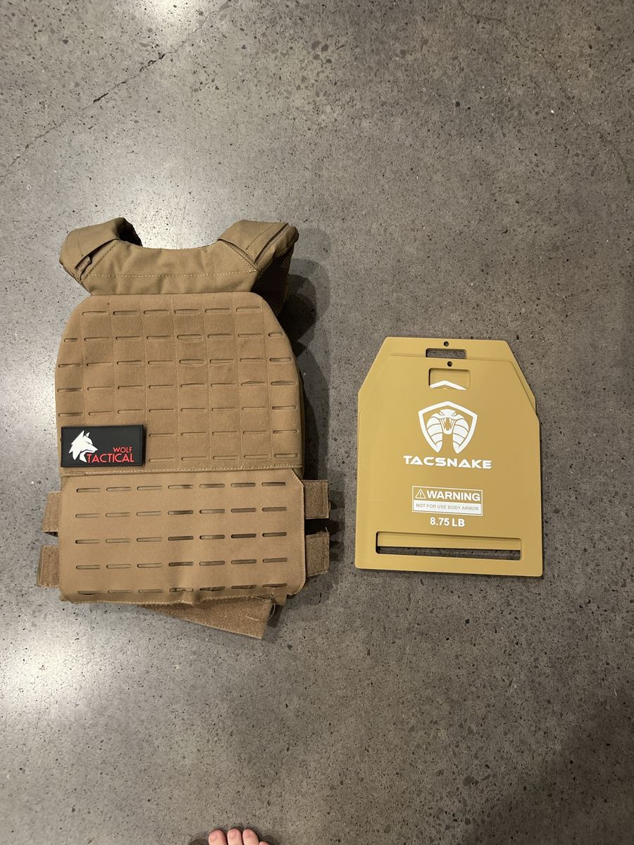 Wolf Tactical Weighted Vest w/ 2 Plates