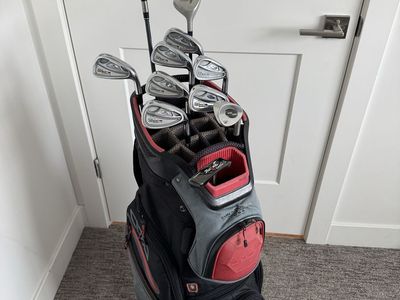 Men’s RH King Cobra Carbon CB Iron Set (4-PW) / Taylormade R7 Driver / Taylormade Rossa Putter
