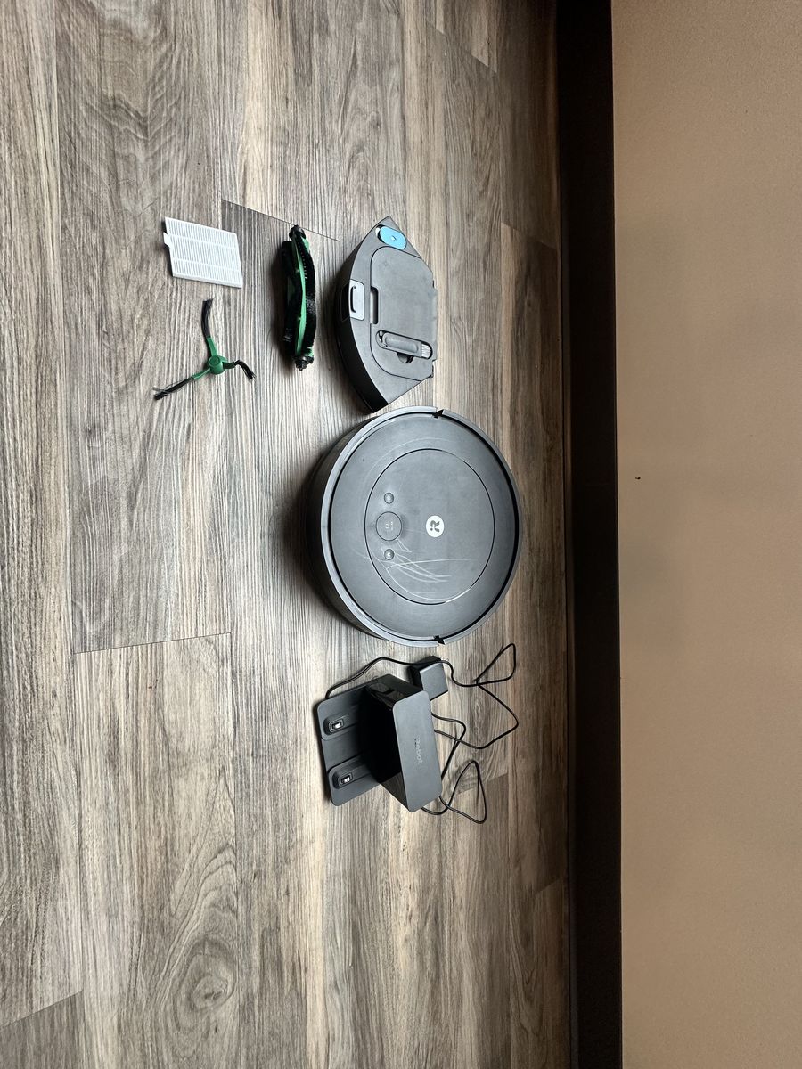 iRobot Roomba Vac Robot Vacuum - Power-Lifting Suction, Quieter Cleaning Mode, Multi-Surface