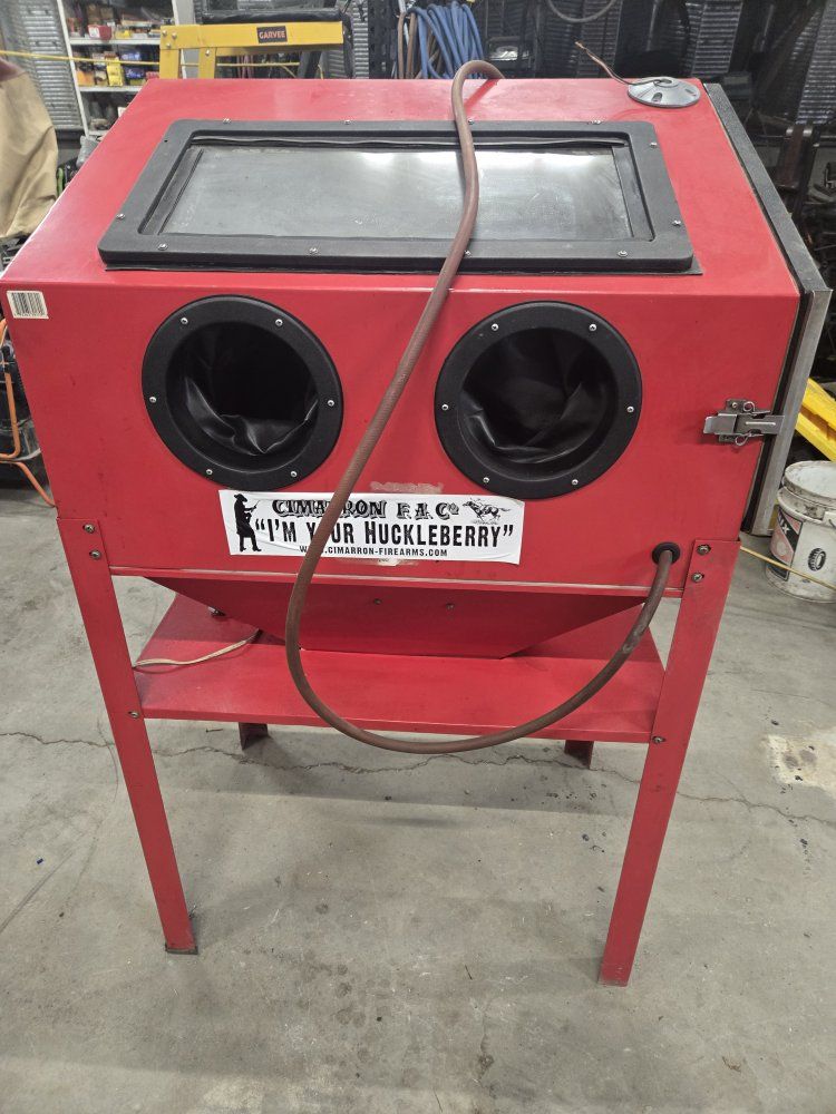Central Pneumatic 40 lb. capacity floor blast cabinet.
