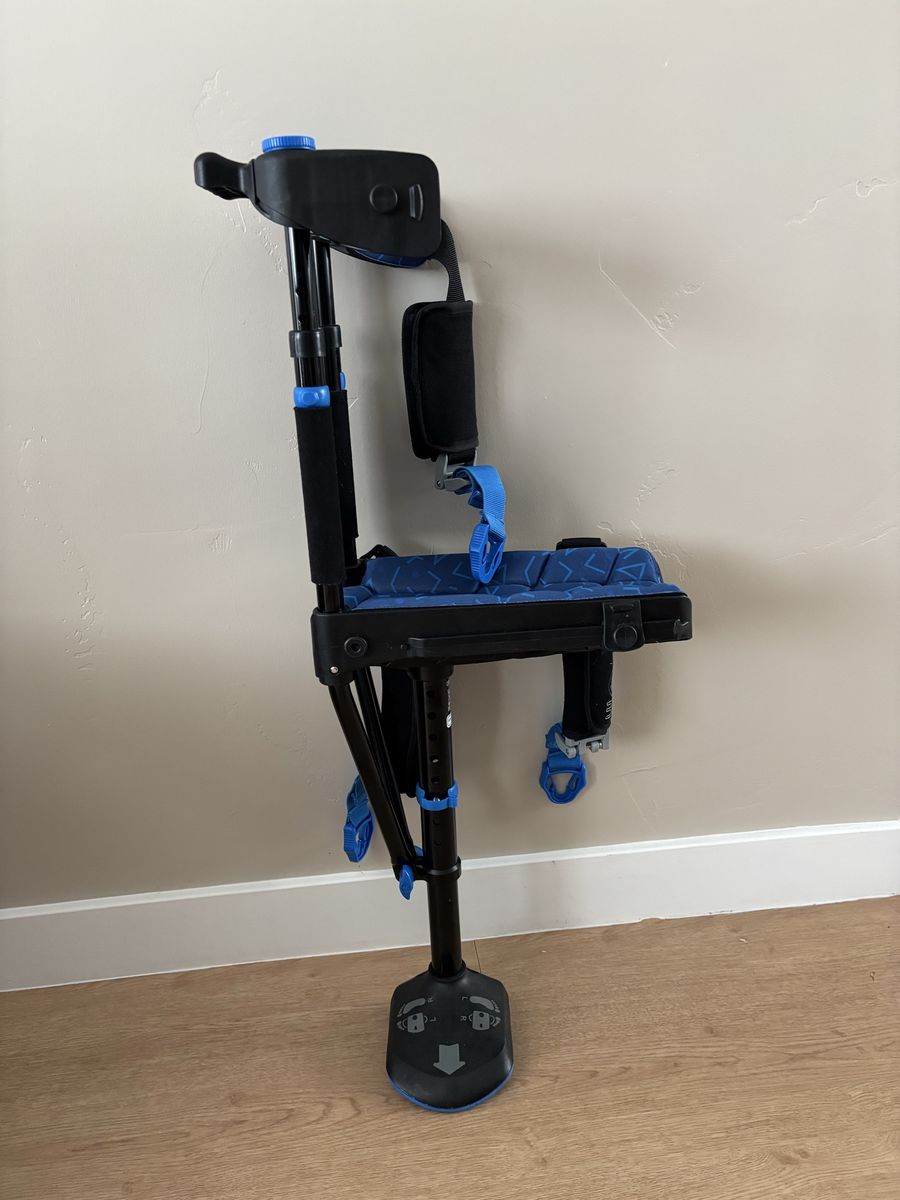 iWALKFree 3.0 Hands-Free Crutch - Blue & Black - Knee Walker Alternative