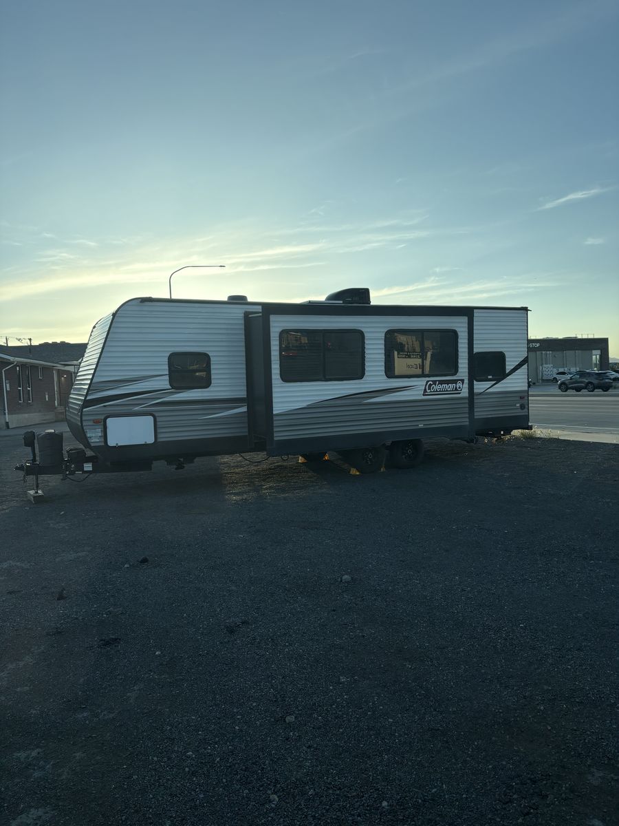 2021Coleman Lantern 263BH