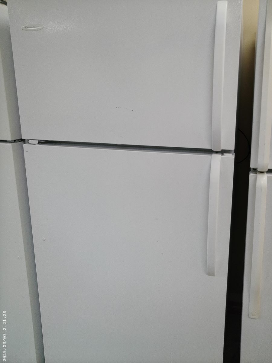 18 cf Top Freezer Refrigerator~90 Day Guarantee
