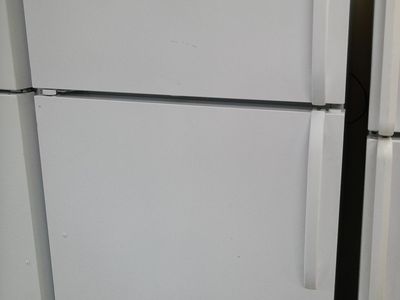 18 cf Top Freezer Refrigerator~90 Day Guarantee