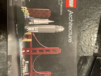 LEGO Architecture San Francisco Skyline (21043) Building Kit - 565 Pieces, Ages 12+