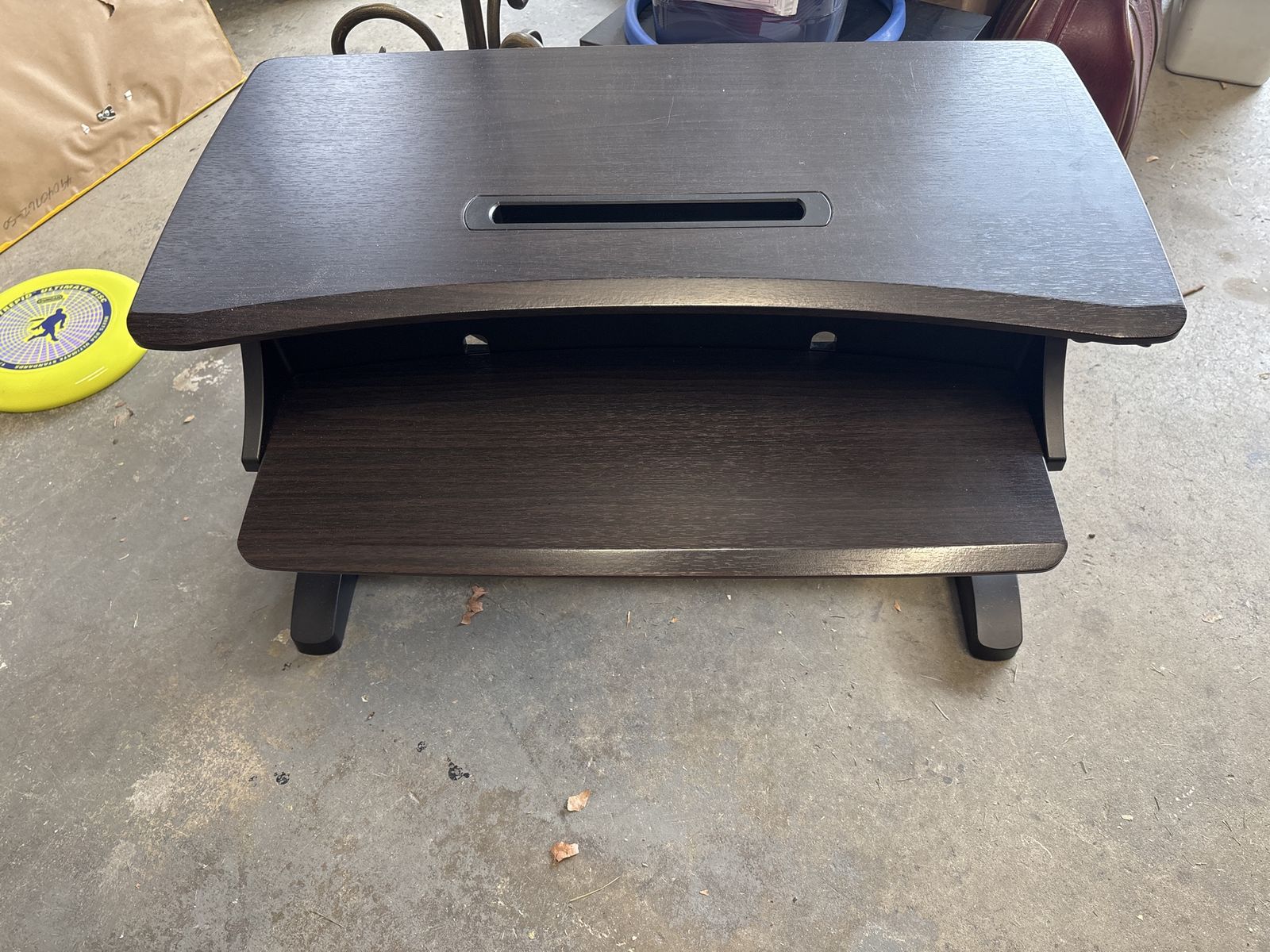 Standing desk