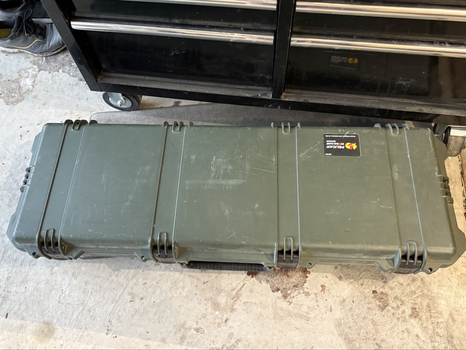 Pelican Storm IM3200 Long Hard Case - Olive Drab Green, Foam Cut for M249, Rolling