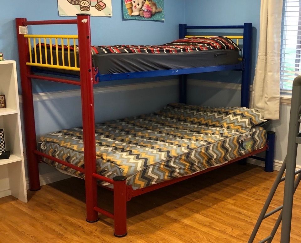 Twin And Full Size Bunk Bed