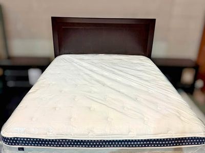 WinkBed Luxury Hybrid Queen Mattress – $400