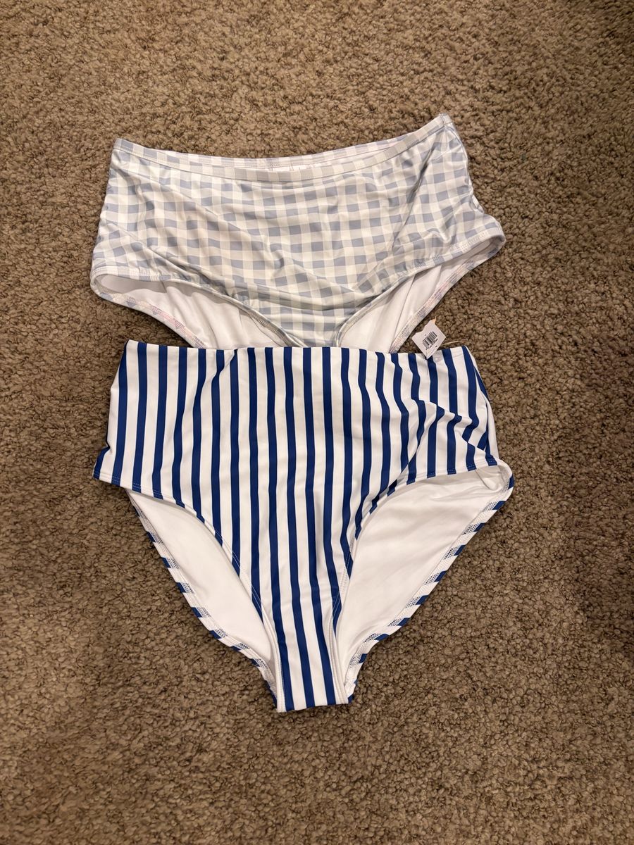 Women’s swim bottoms Large READ DESCRIPTION