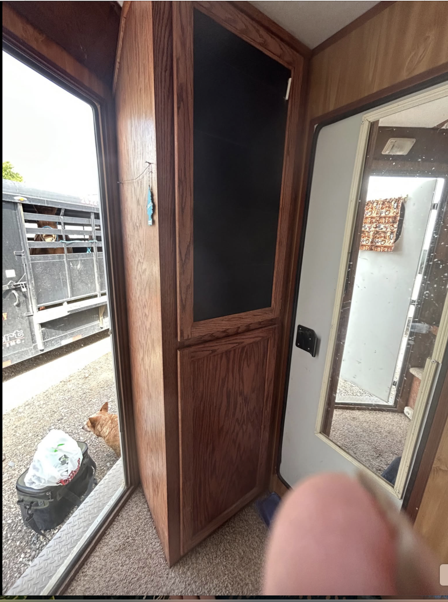 Main image 6