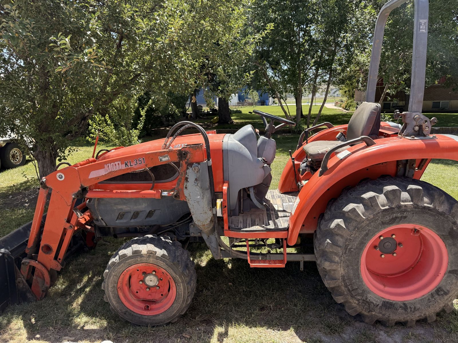 2008 kioti tractor with attachments