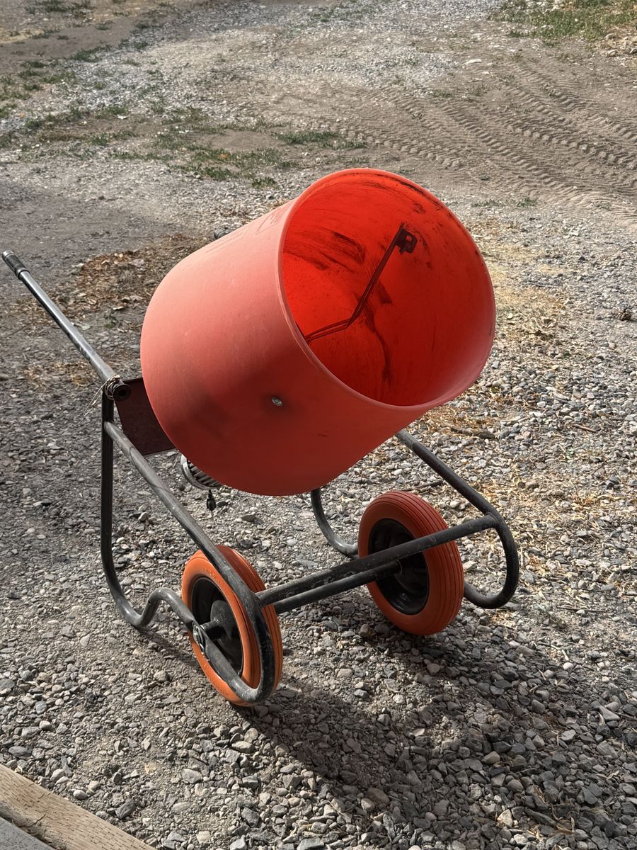 Main image 6