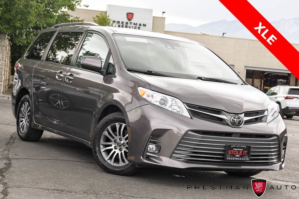 2020 Toyota Sienna XLE 8-Passenger