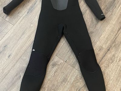 Boys quicksilver wetsuit