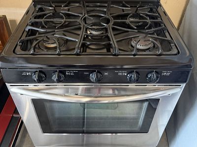 Frigidaire Gas Range Stove with 5 Burners and Stainless Steel Finish working great $150