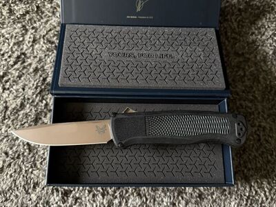 Benchmade Shootout Drop Point knife
