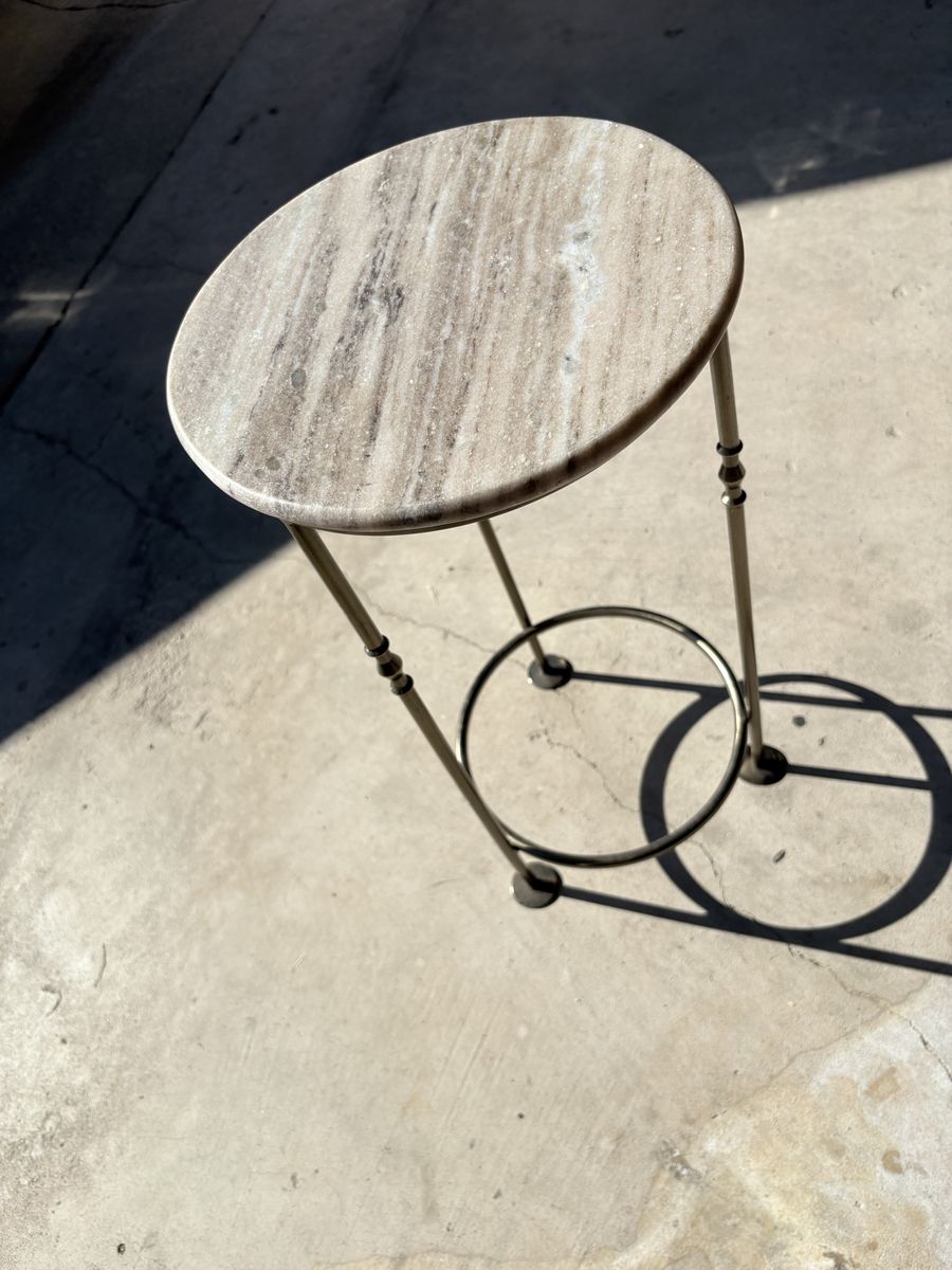 DESIGNCO Round Travertine Stone & Metal Accent Table - 50lb Capacity