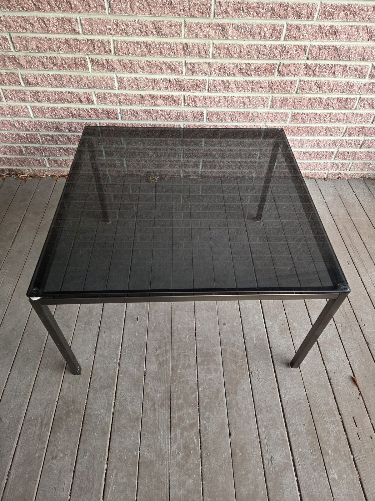 Glass coffee/end table