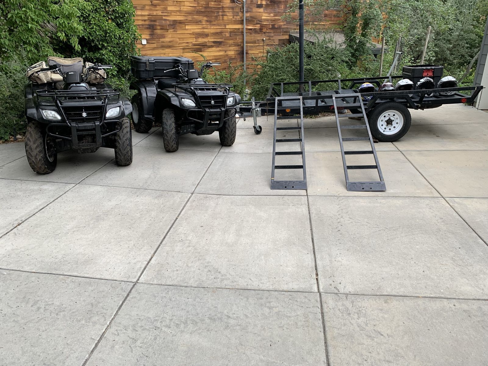 2, 2007 Suzuki Eigers + Trailer